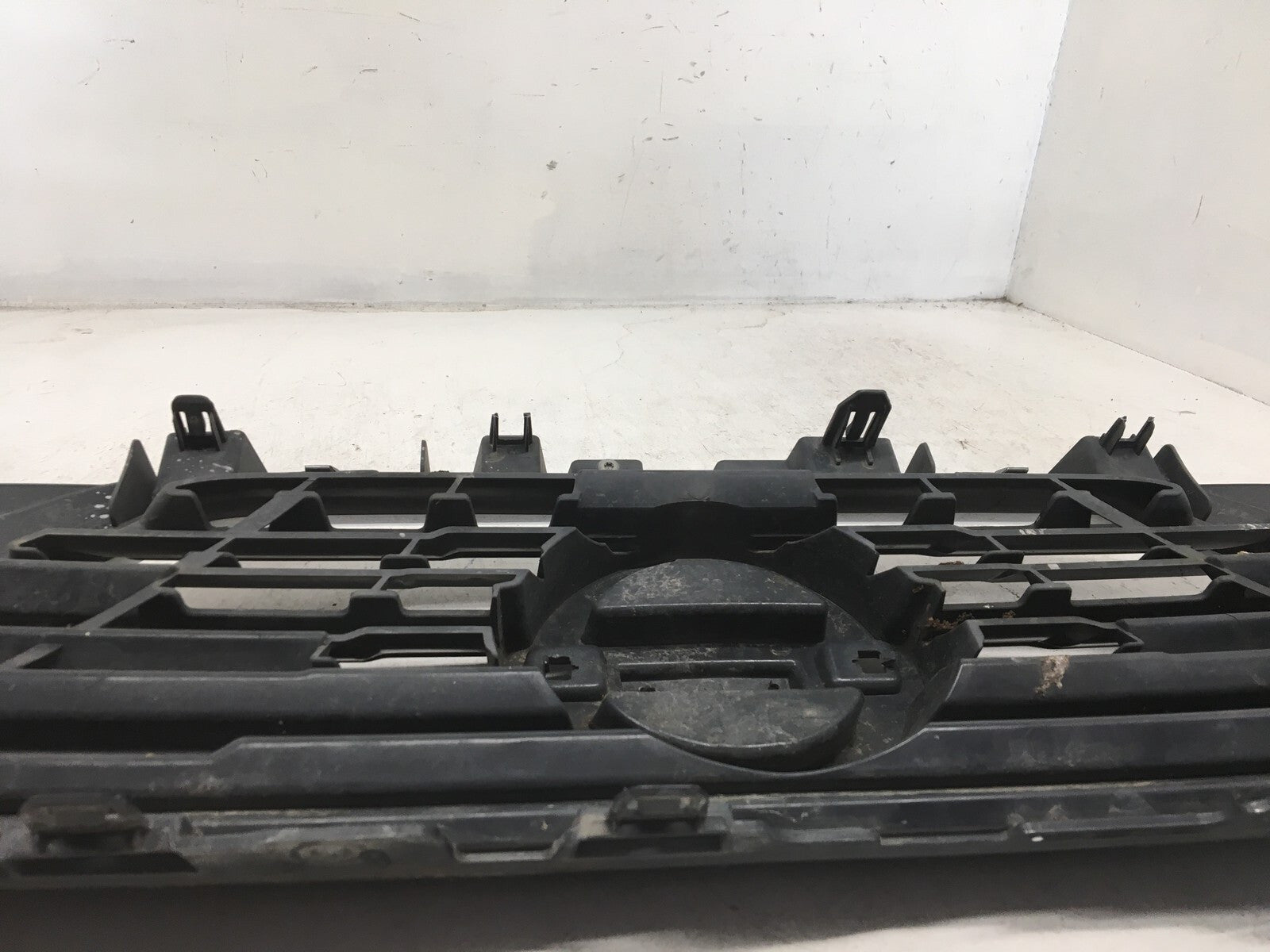 Grille Grill Nissan Altima 2016-2018 62310-9HS1A OEM
