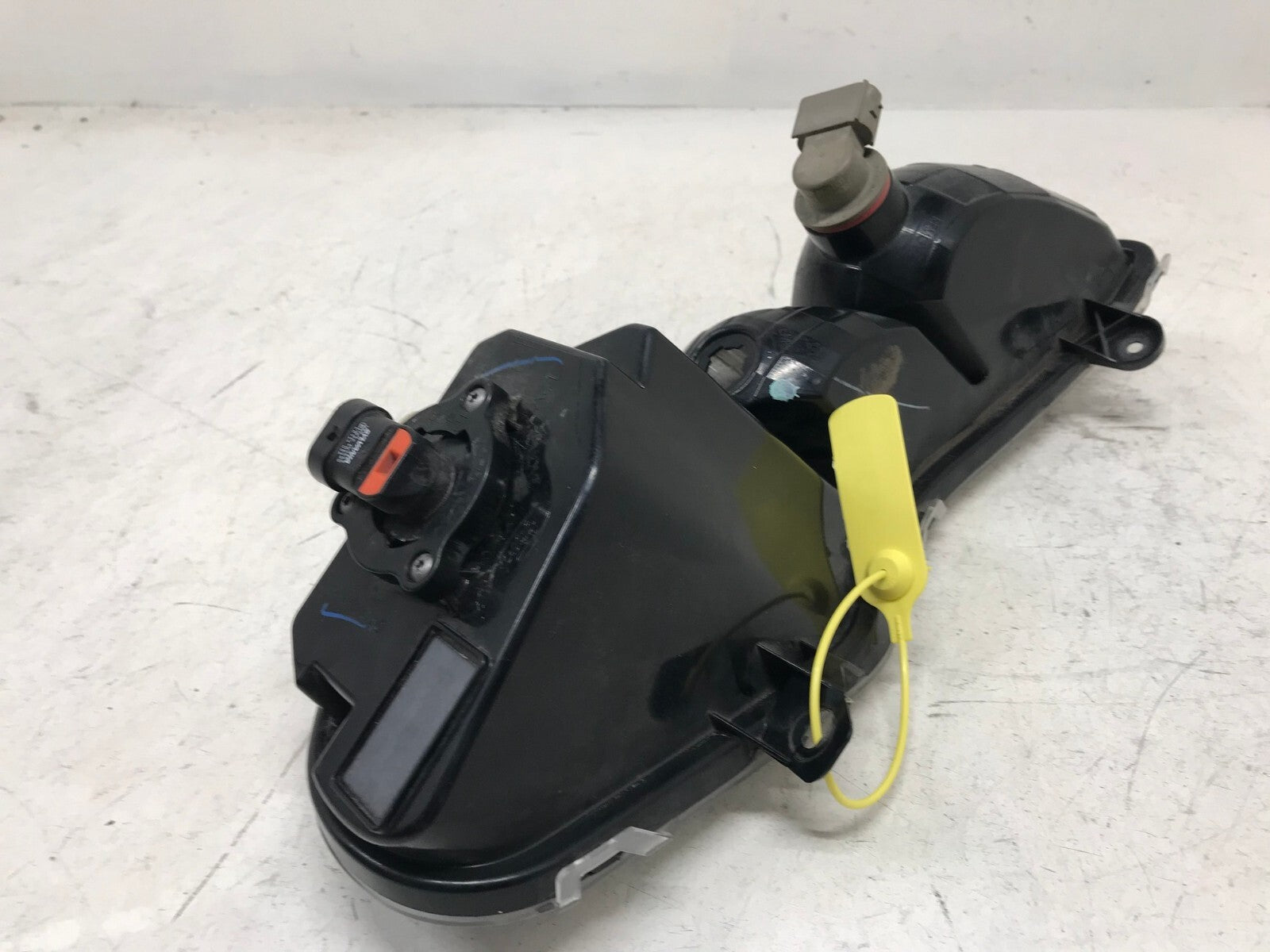 Fog light Damaged Passenger RH Right 2013-2016 Ford Escape CJ54-13B220-AG OEM