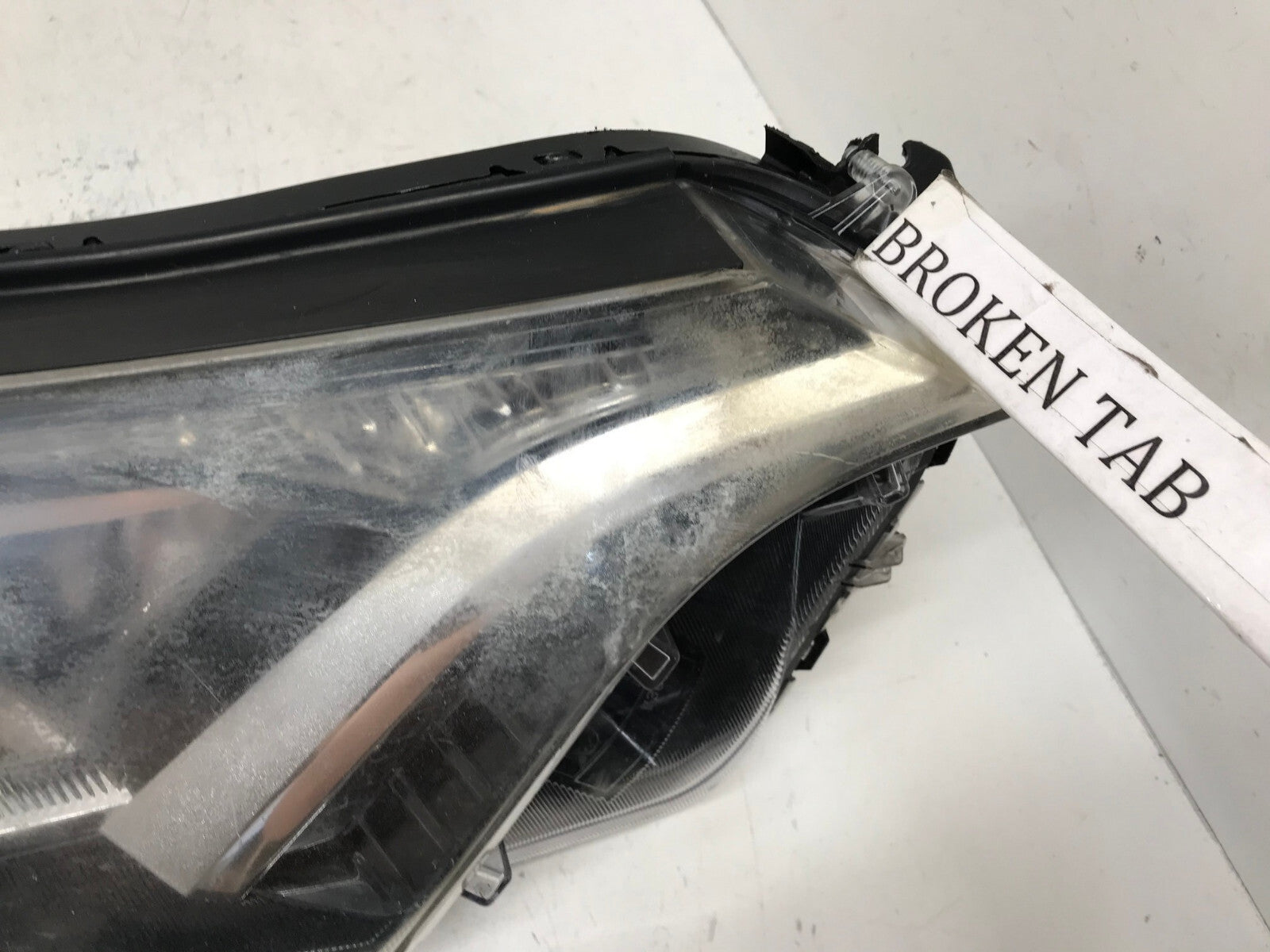 Headlight Damaged Right RH Passenger Toyota RAV4 2016 2017 2018 81110-0R080 OEM