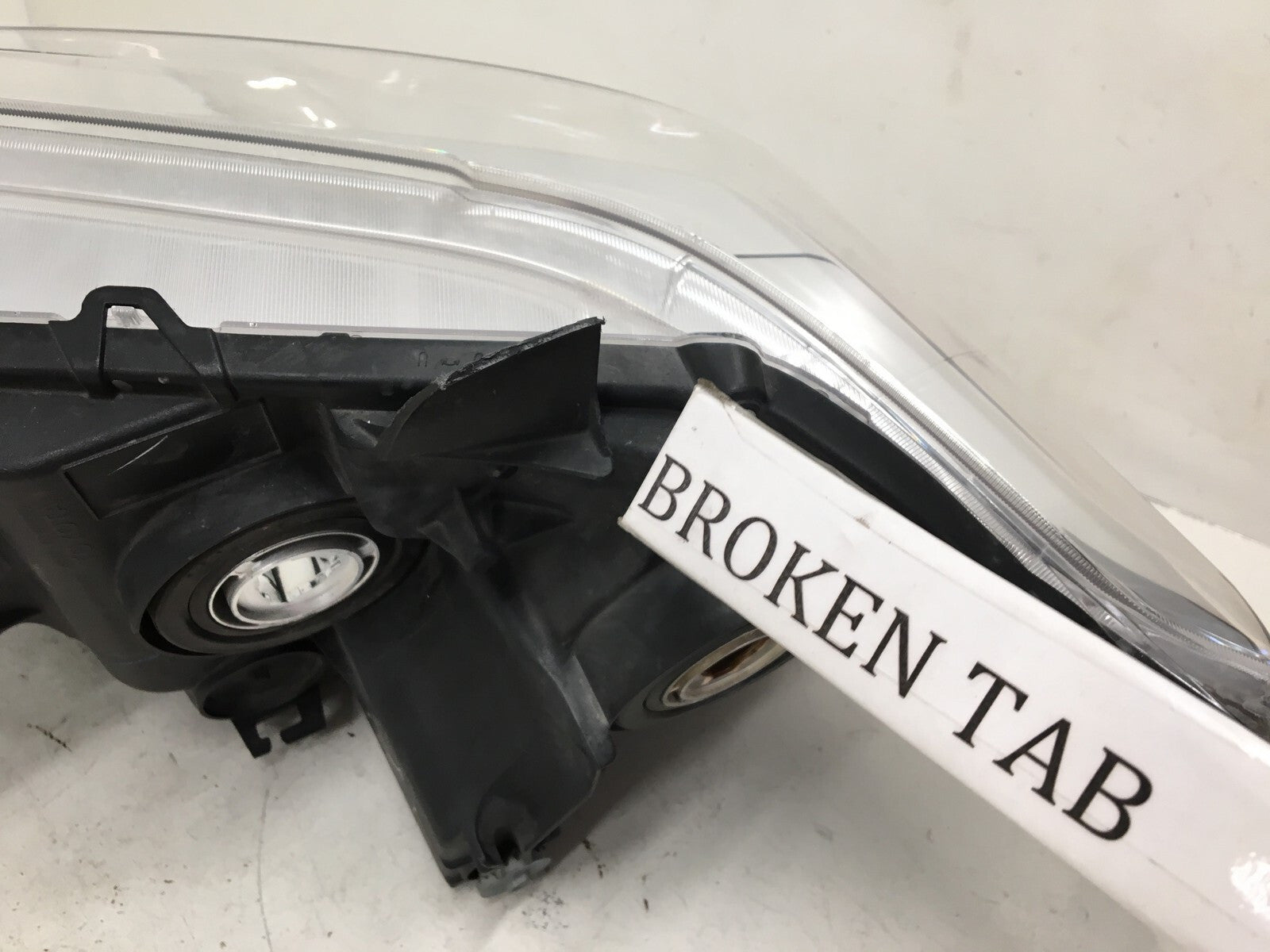 Headlight Damaged Right Passenger RH Toyota Tacoma 2016-2018 8111004270 OEM