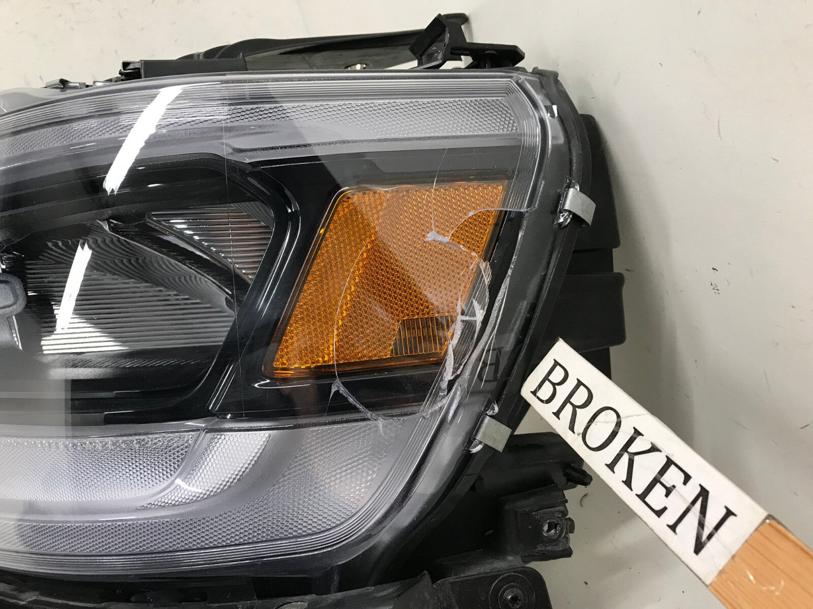 Headlight Damaged Led Driver LH Dodge Ram 1500 2019 2020 2021 68316089AH OEM