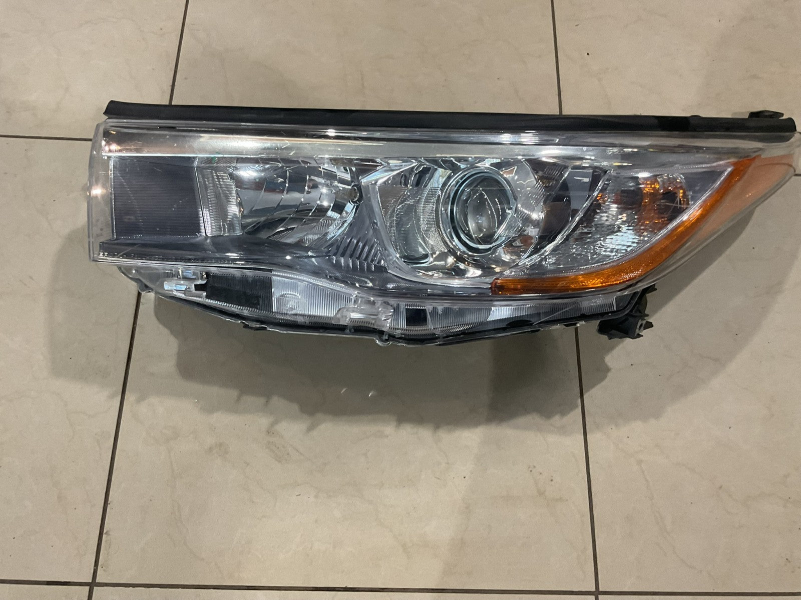 Headlight Left Driver LH Toyota Highlander 2014 2015 2016 CAPA