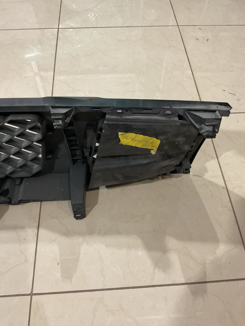 Grill Grille Dark Grey 2005-2007 Nissan Armada 62310-7S000 OEM
