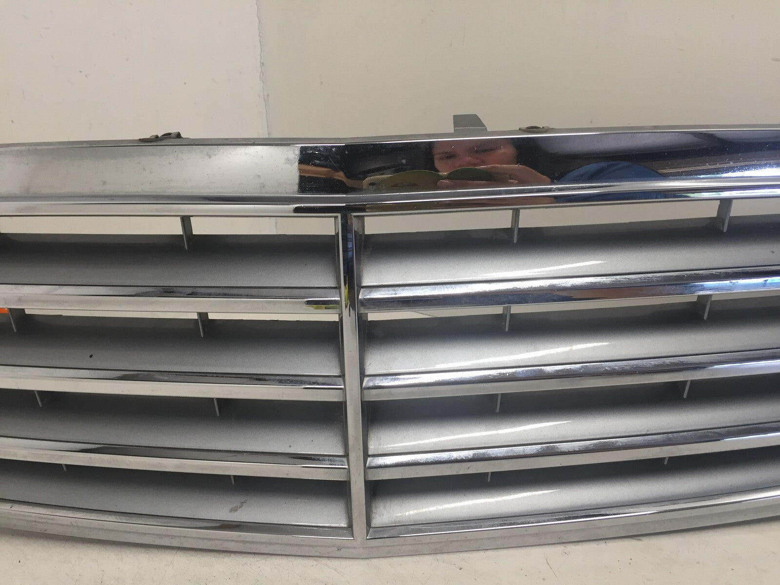 Grille Grill Mercedes benz C Class C230 C280 C320 2005-2007 A2038800223 OEM