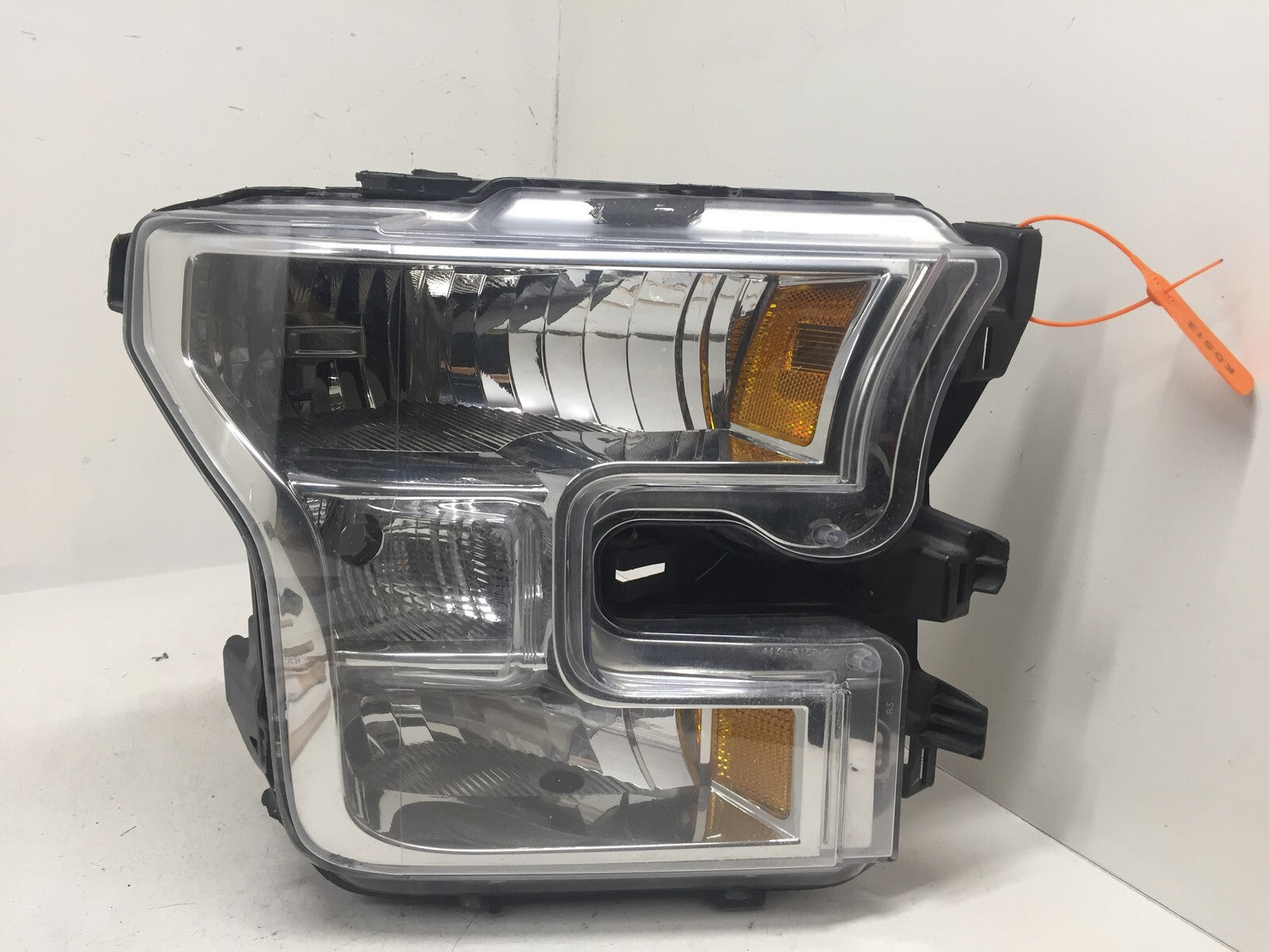 Halogen Headlight Damaged Passenger RH Ford F150 2015-2017 FL34-13005-A OEM