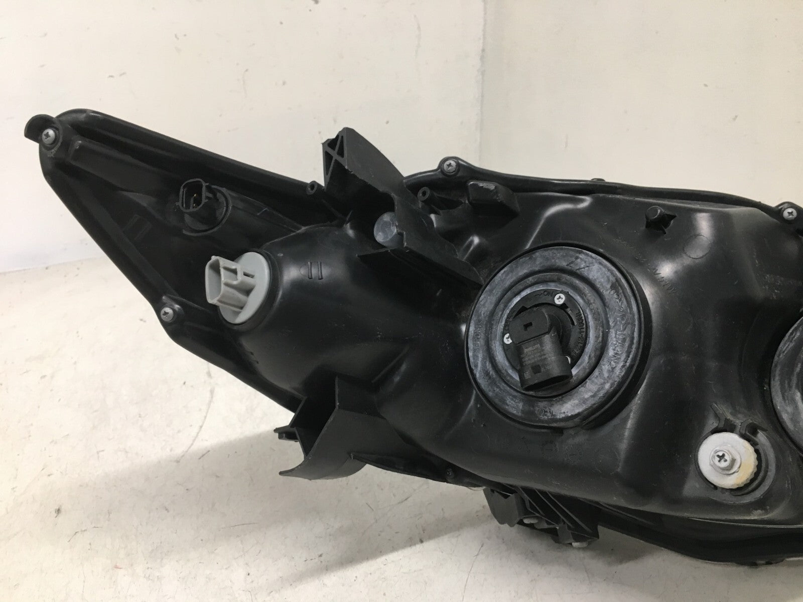 Headlight Damaged Lamp Driver Side LH Toyota Corolla S XRS 2011-2013 CAPA
