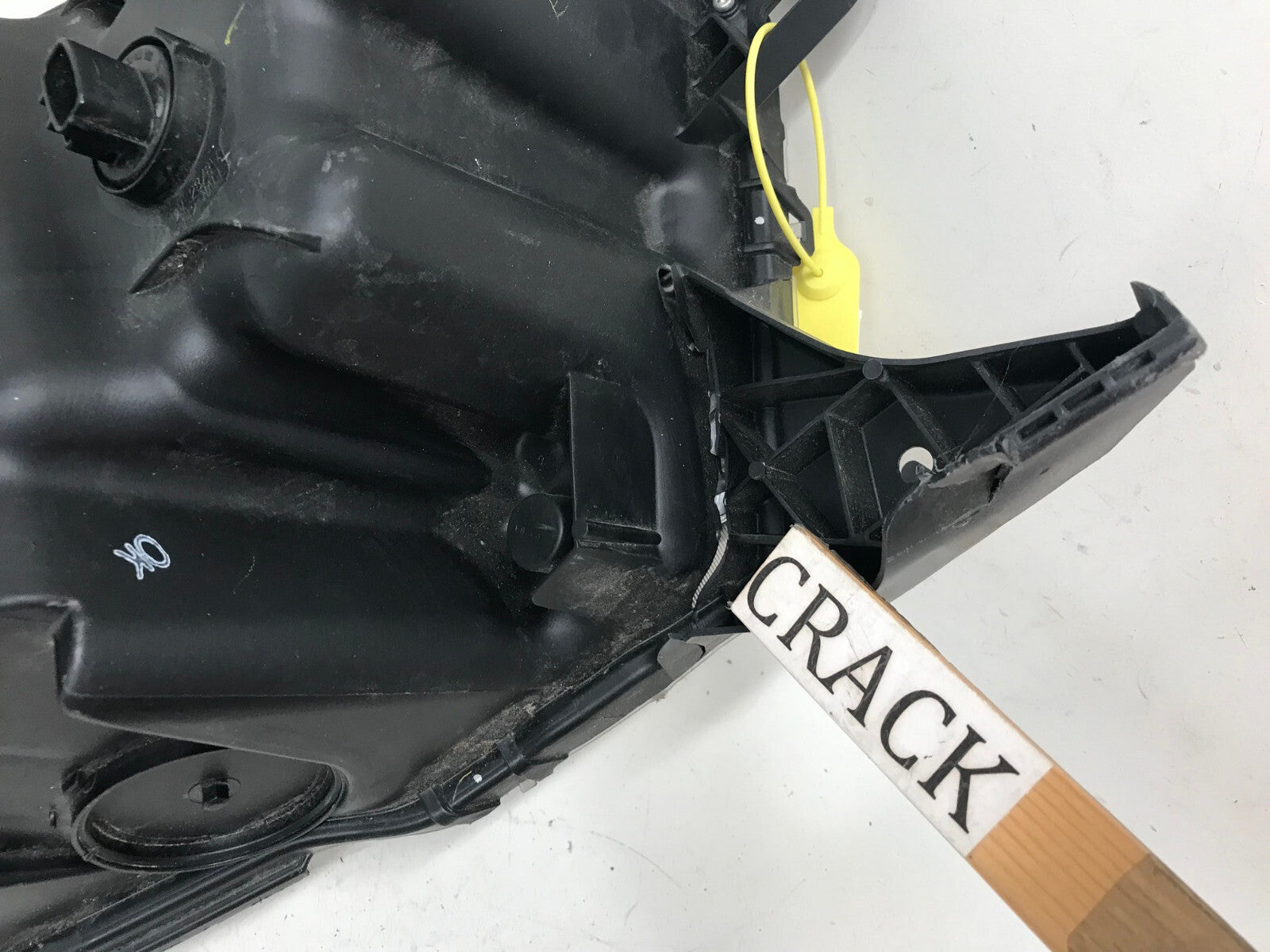 Headlight Damaged Left Driver LH Toyota Tacoma 2016-2018 8115004250 OEM