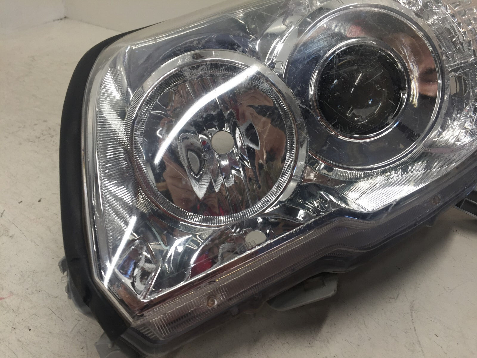 Headlight Damaged Driver Left LH Toyota 4Runner Limited/SR5 06-09 CAPA