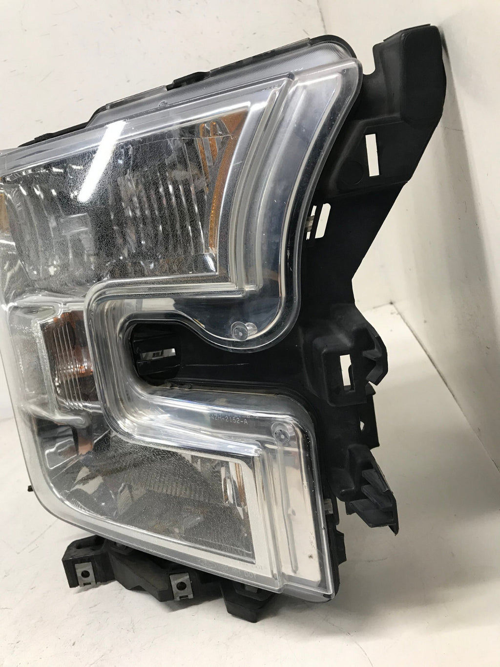 Headlight Damaged Halogen RH Passenger Ford F150 2015 2016 2017 FL34-13005-A OEM