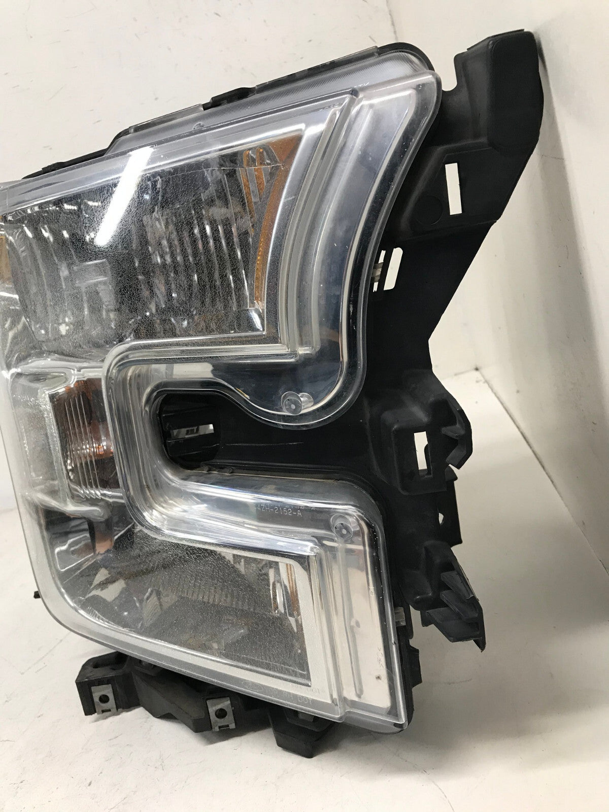 Headlight Damaged Halogen RH Passenger Ford F150 2015 2016 2017 FL34-13005-A OEM