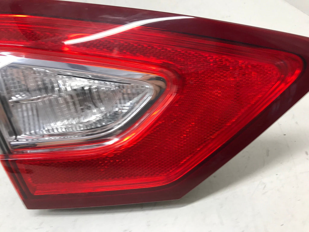 Tail light Damaged Left LH Driver Ford Fusion 2013 - 2016 DS73-13A603-AD OEM