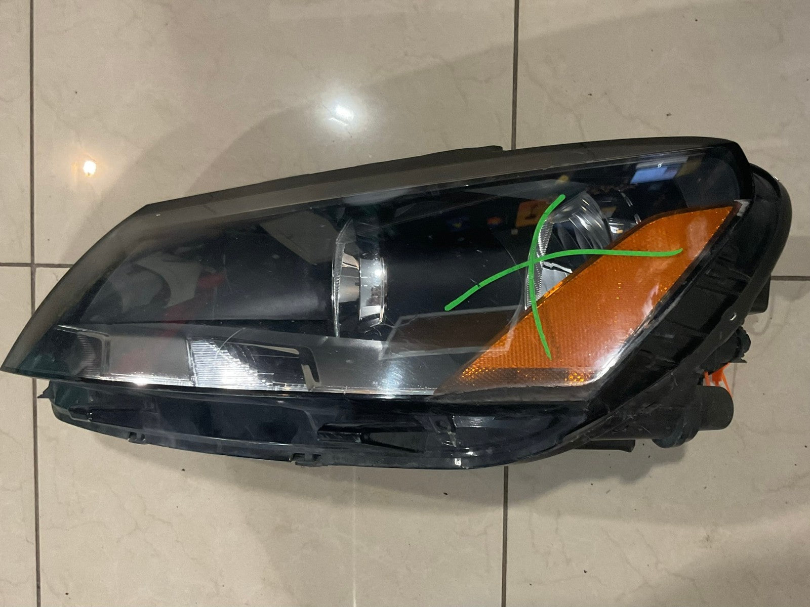 Headlight Left LH Driver 13-16 Volkswagen VW Passat 561+941+005+D OEM