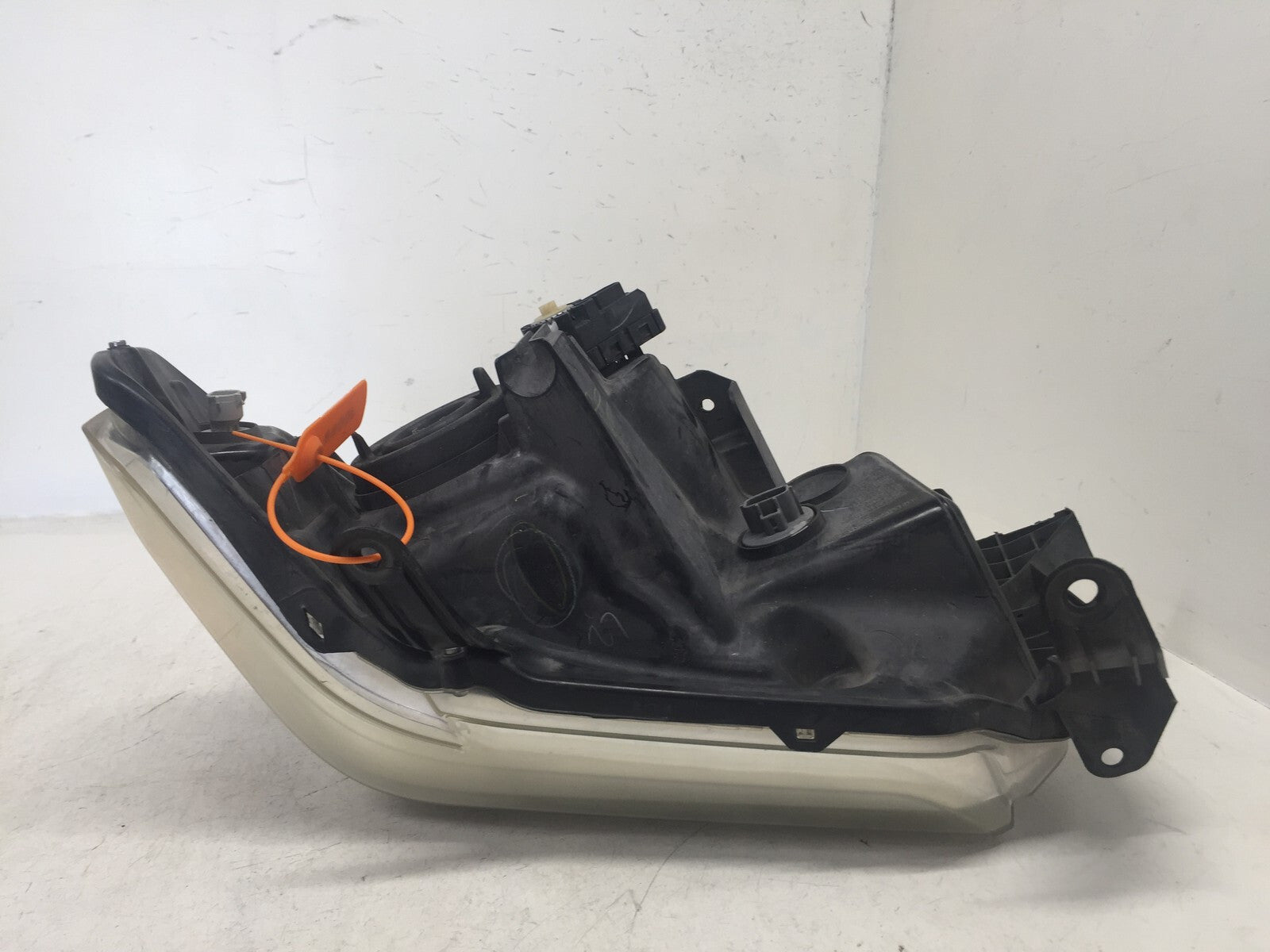 Headight Right Side RH Toyota Tundra 2014-2017 81110-0C101 OEM