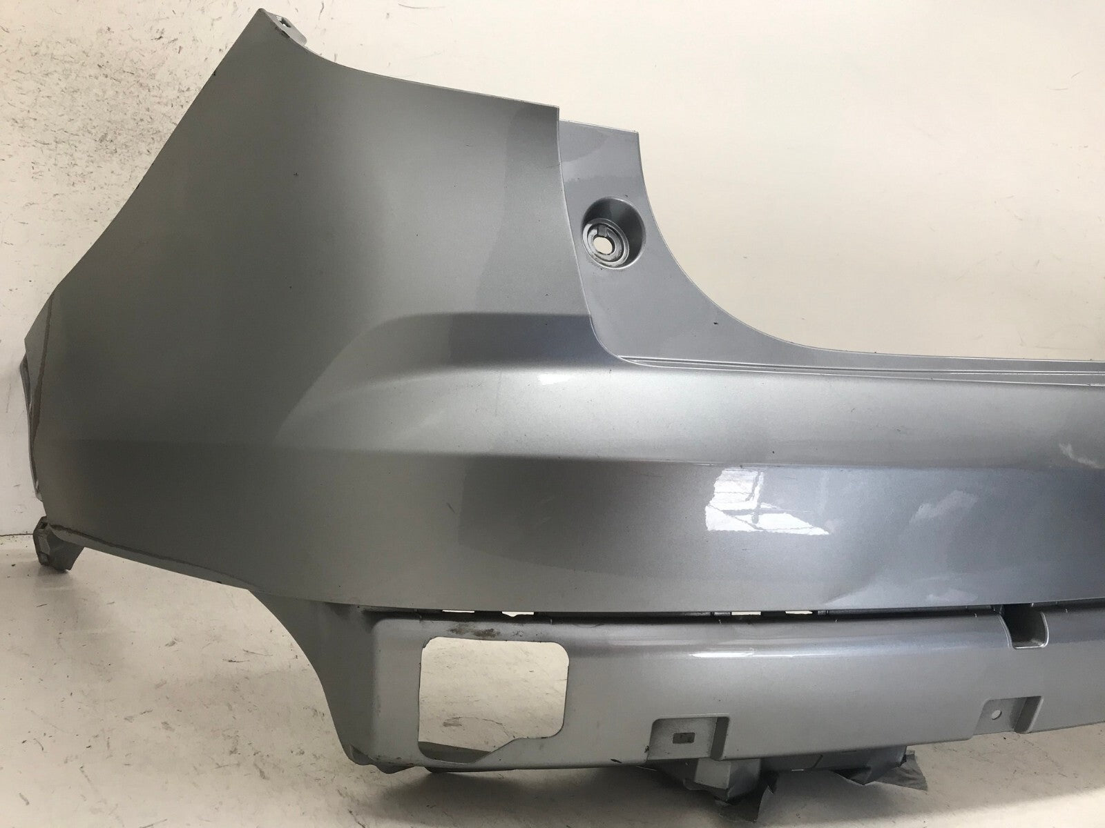 Rear Bumper Cover Silver Honda Pilot EX/LX/EX-L 2016-2018 71101-TG7-A000 OEM