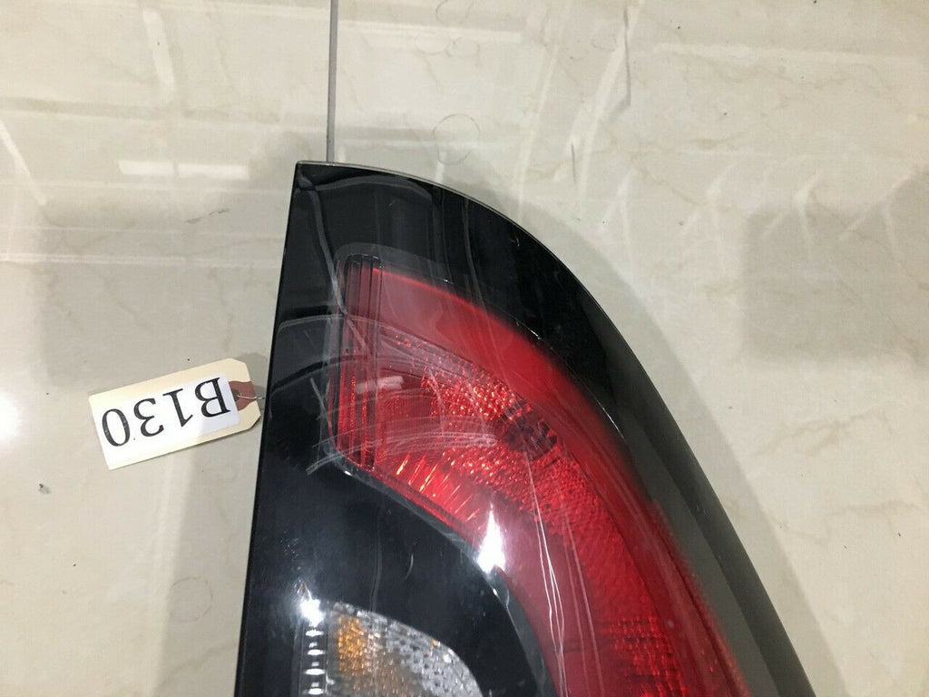 Tail light Damaged Halogen Right RH Passenger Kia Soul 2014-2017 Original