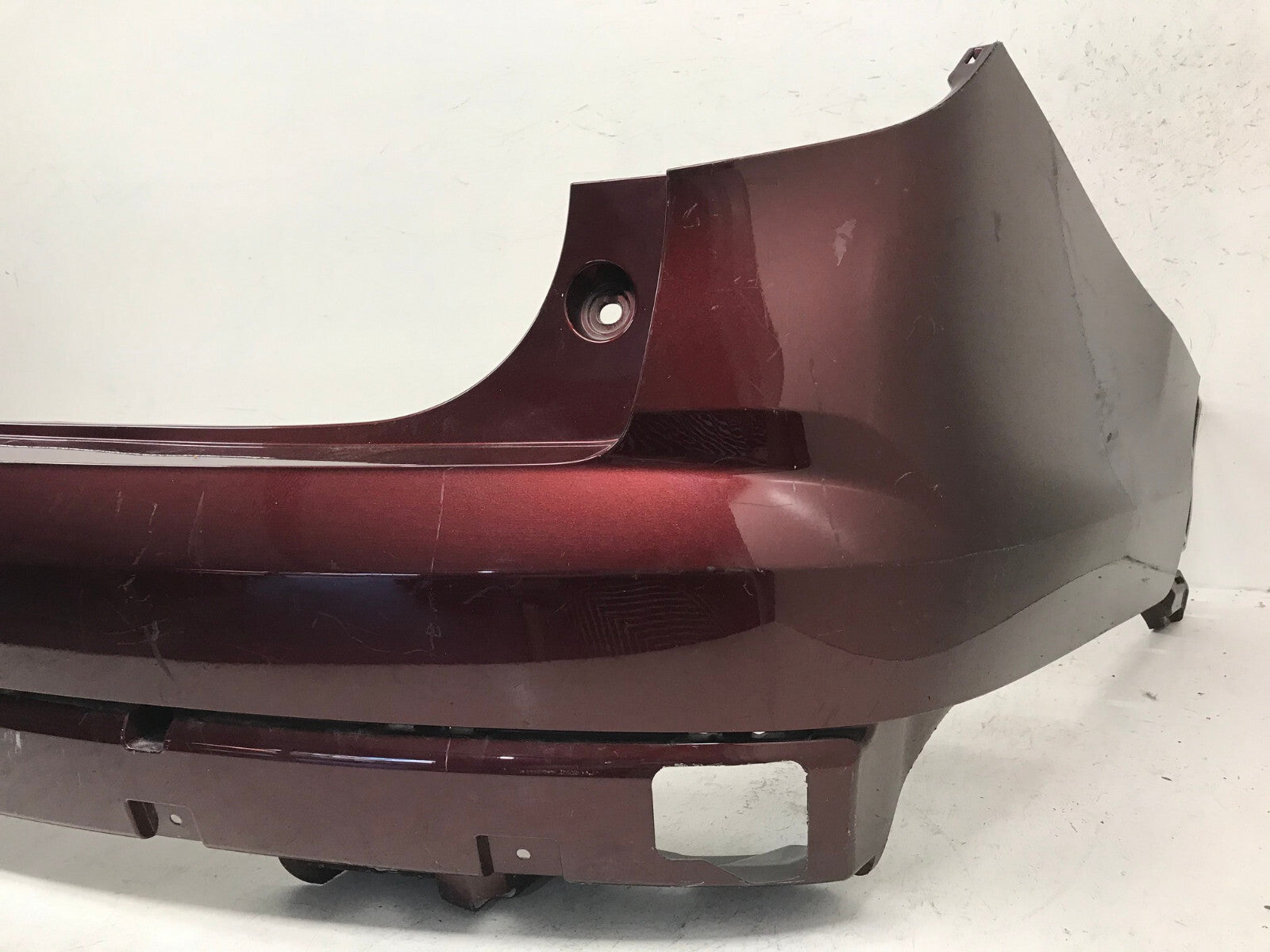 Rear Upper Bumper Cover Honda Pilot LX/EX/EX-L/Elite/Touring Red 2016-2018 OEM