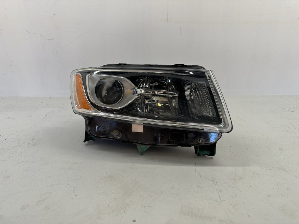 Headlight Damaged Passenger RH 2014 - 2016 Jeep Grand Cherokee 68236108AC OEM
