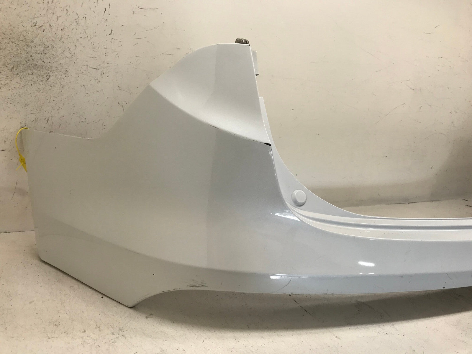 Rear Upper Bumper Cover White Hyundai Santa Fe Sport 13-16 86611-4Z000 OEM
