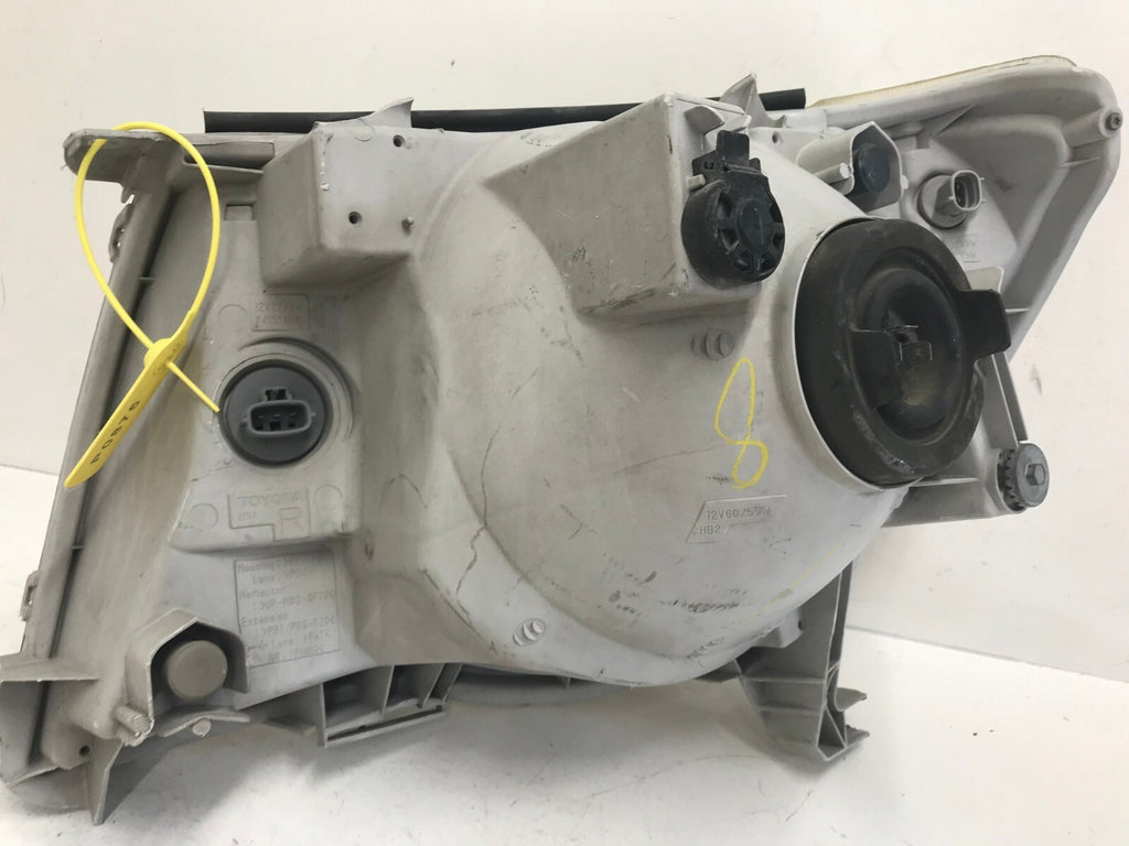 Headlight Damaged passenger RH 05-11 Toyota Tacoma Pickup Truck 81110-04160 OEM