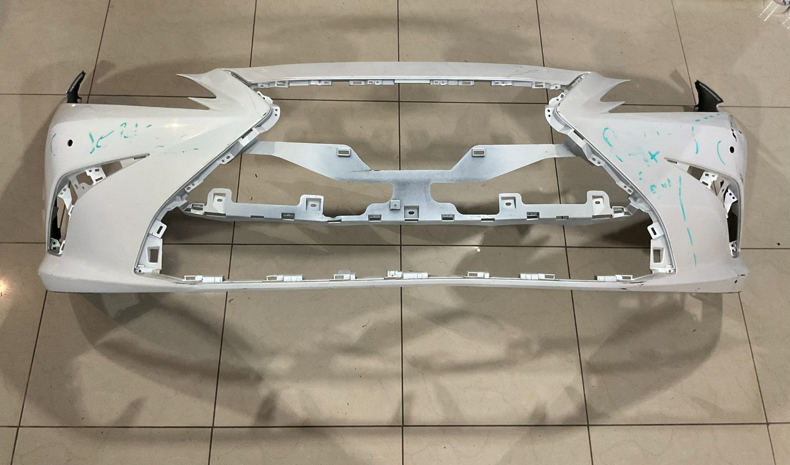 Front Bumper Cover White Lexus ES350 Base 2019 CAPA