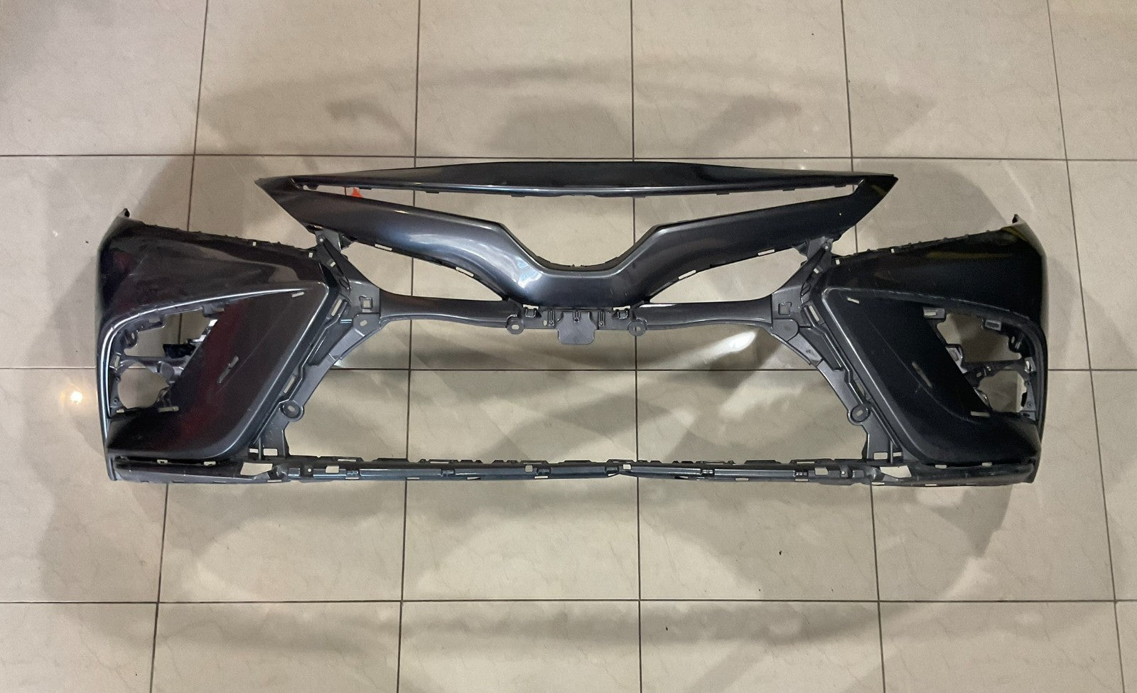 Front Bumper Cover Grey 2018-2020 Toyota Camry Sport SE 52119+06e20 OEM