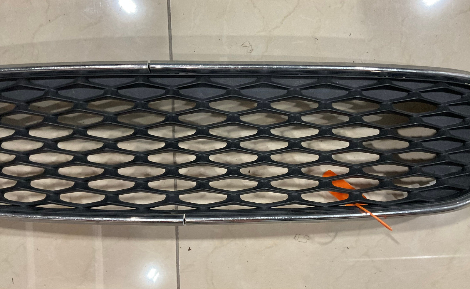 Grill Grille Black/Silver Trim 2015-2017 Ford Focus F1EB-8200-BAW OEM