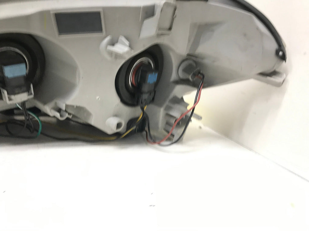 Headlight Damaged Right RH Passenger Chevy Malibu 2008-2012 16580006-B OEM