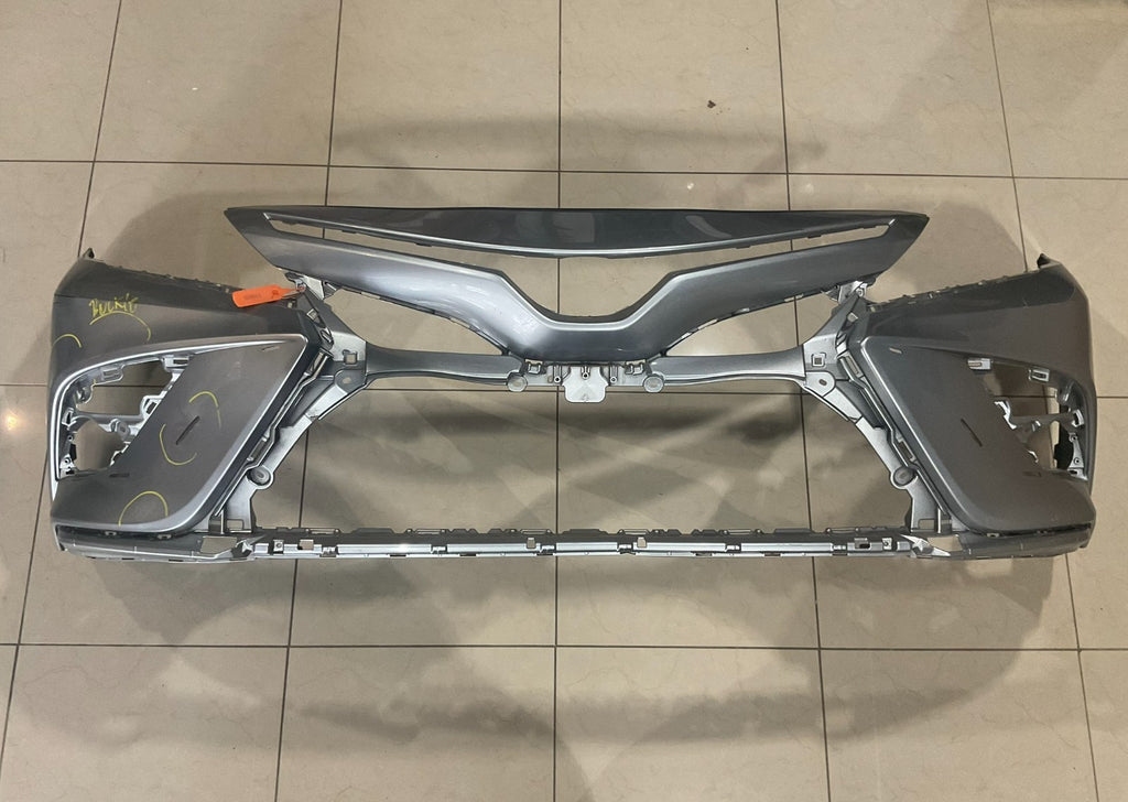 Front Bumper Cover Silver Toyota Camry XSE SE Hybrid SE 2018-20 52119+06e20 OEM