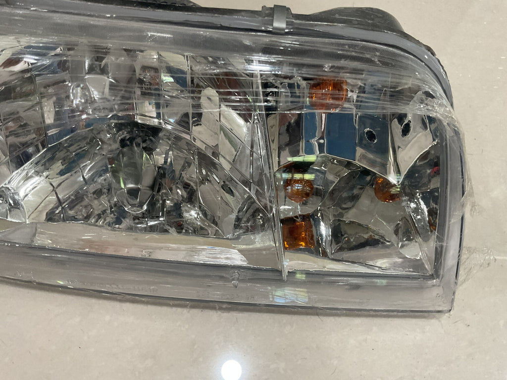 Headlight Right Passenger RH 03-11 Ford Crown Victoria SAE+HRI5P-98 OEM