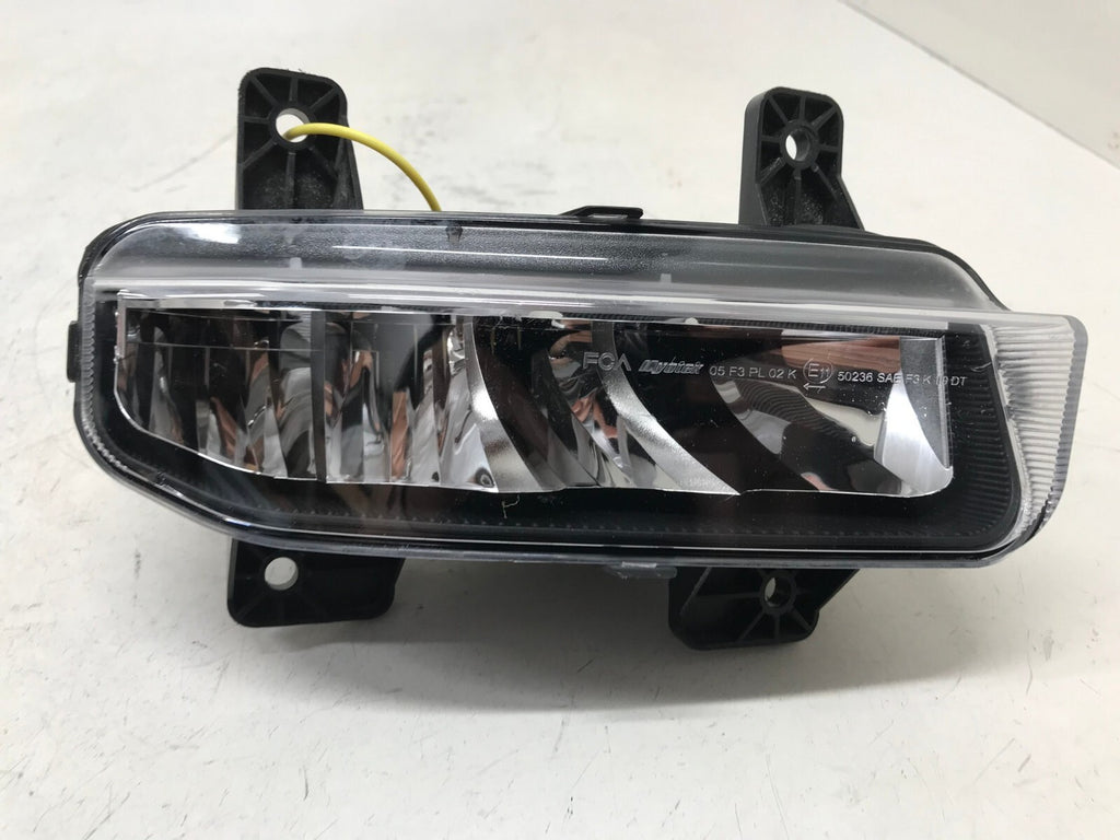 Fog light Damaged RH Right Dodge Ram 1500 2500 3500 19 20 21 2022 68477196AA OEM