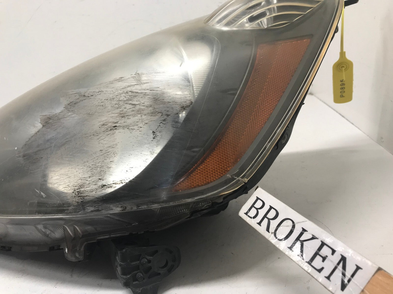 Headlight Damaged Driver LH 2009 2010 2011 Honda Fit Sport Model 33150TK6A11 OEM