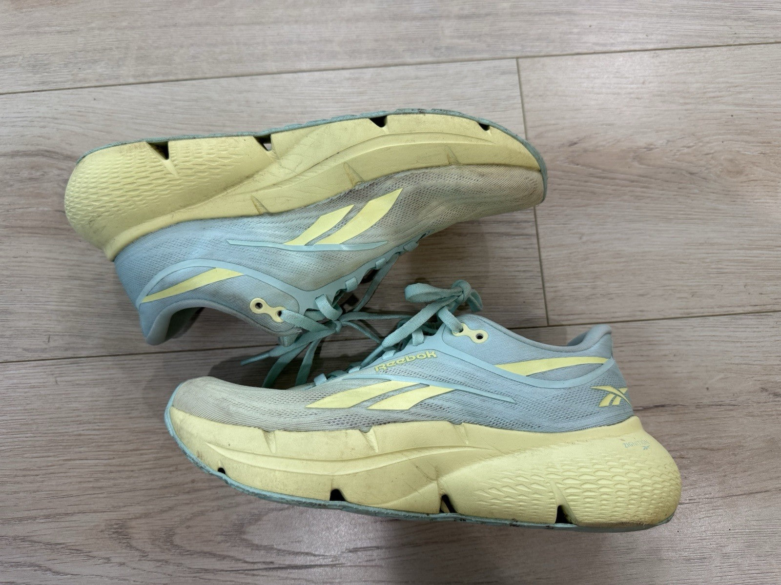 Reebok Zignition Glitch Aqua Yellow Haze Women's Mesh Running Shoes Size 7.5