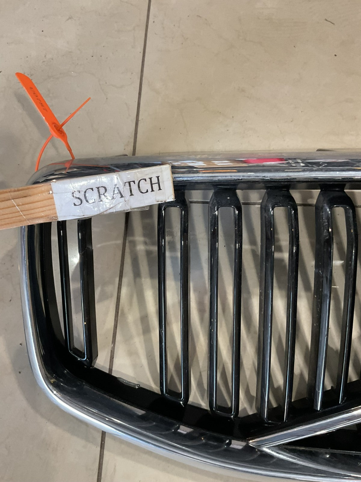 Grille Grill 2018-2023 Volvo XC60 31425537 OEM