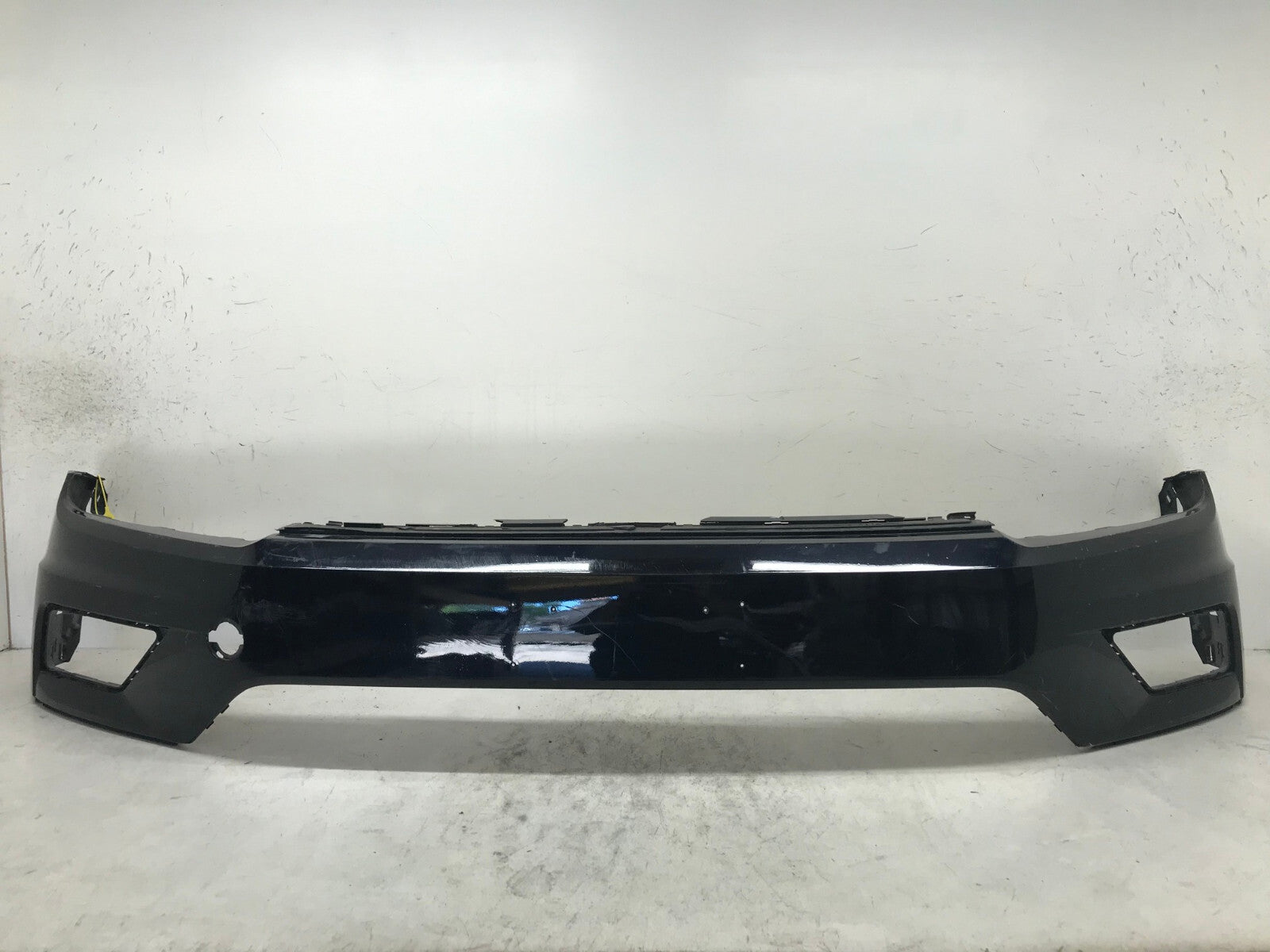 Front Upper Bumper Cover Black Volkswagen Tiguan S/SE/SEL/Pr 18 19 5NN807221 OEM