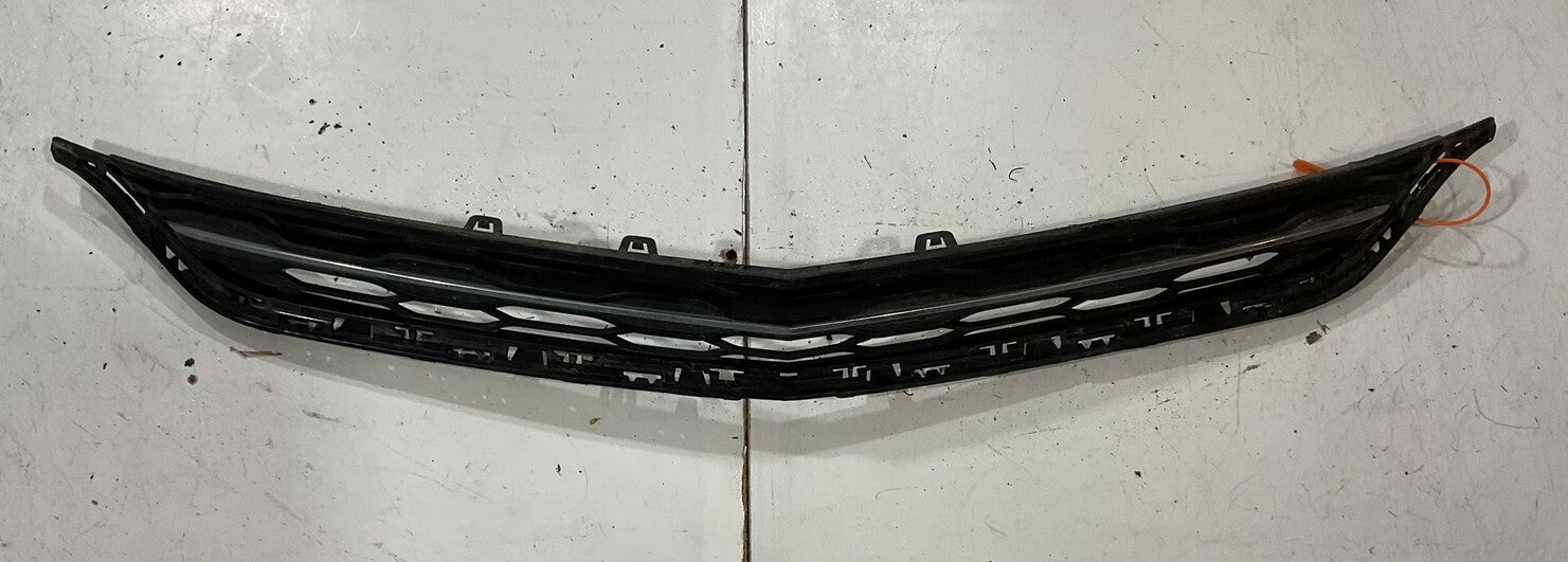 Grill Grille Black/Missing Trim 2016-2018 Chevy Chevrolet Malibu 16-871B OEM