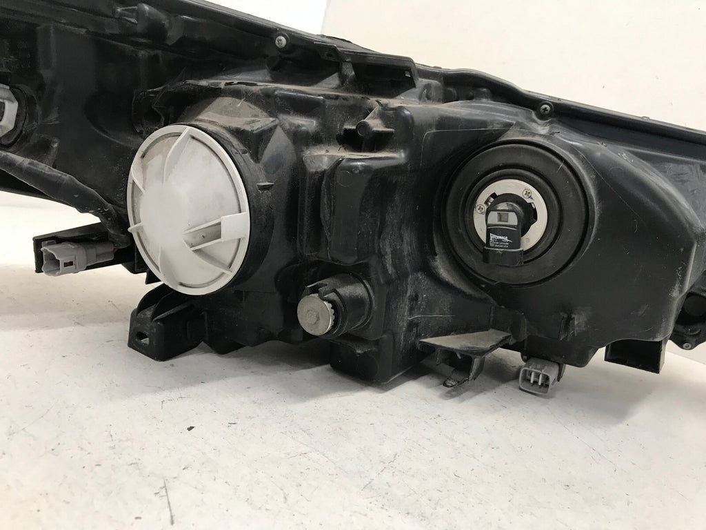 Headlight Damaged Driver LH 2017 2018 2019 Toyota Highlander 811500E360 OEM