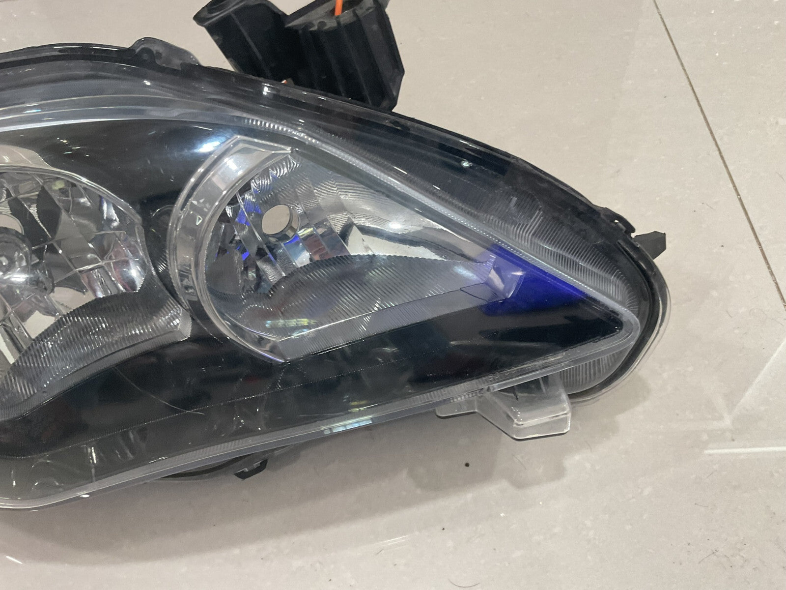 Headlight Damaged Right Passenger RH 2011-2013 Toyota Corolla 08-312-11C5R OEM