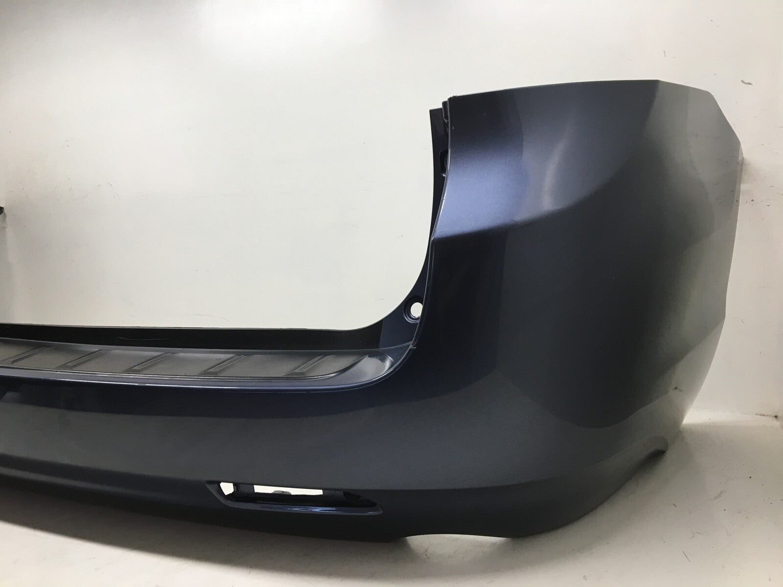 Rear Bumper cover Toyota Sienna Base Limited LE XLE L w/o Sensors 2011-2018 OEM