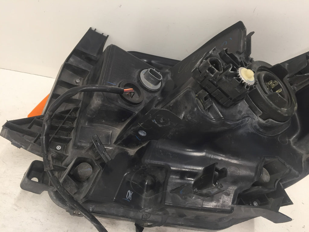 Head light Damaged Lamp Right Passenger RH Toyota Tundra 2014-2020 OEM2