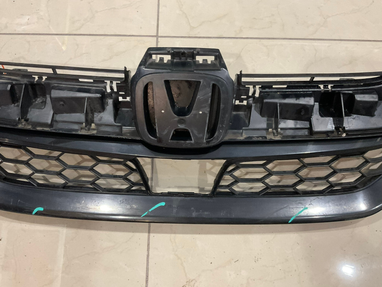 Grill Grille Balck 017 2018 Honda CR-V 71121-TLA-A100 OEM