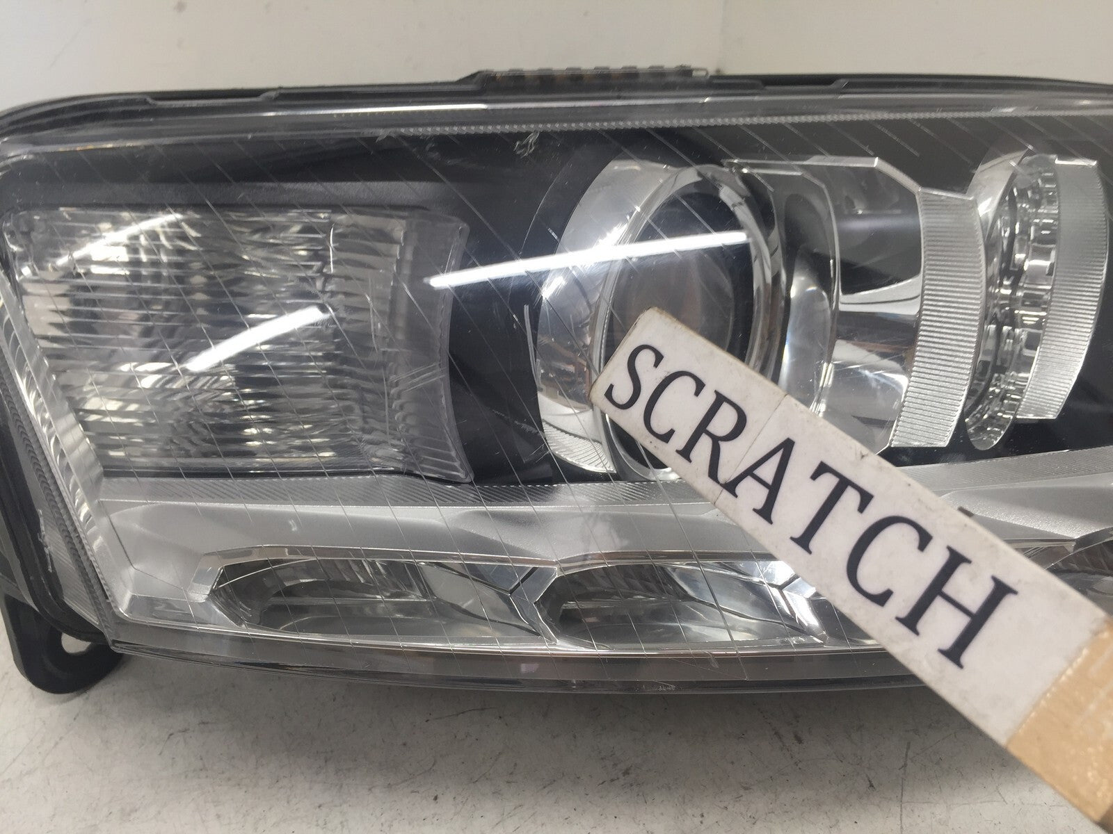 Xenon HID Headlight Damaged Passenger RH Audi A6 S6 2009-2011 4F0941004DG OEM2