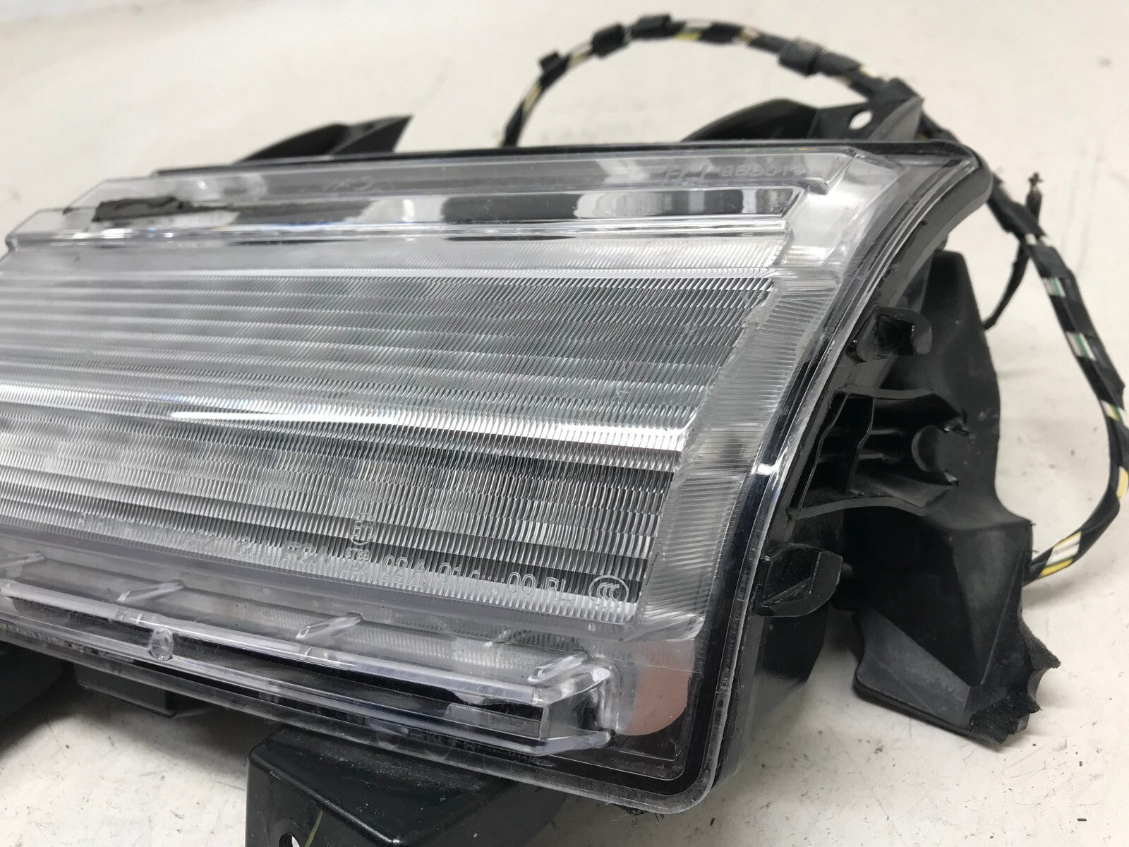 Tail light Damaged Driver LH Left 18-25 Wrangler JL Gladiator 55112885AG OEM