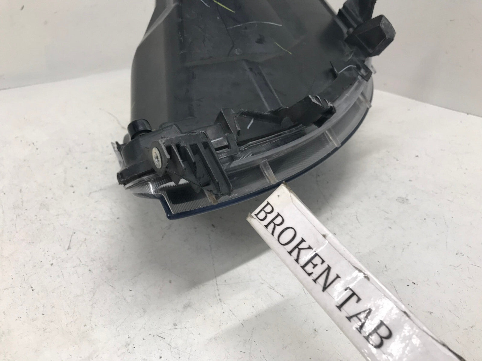 Headlight Damaged Right RH Dodge Ram ProMaster 1500 2500 14-2020 4725944AJ OEM