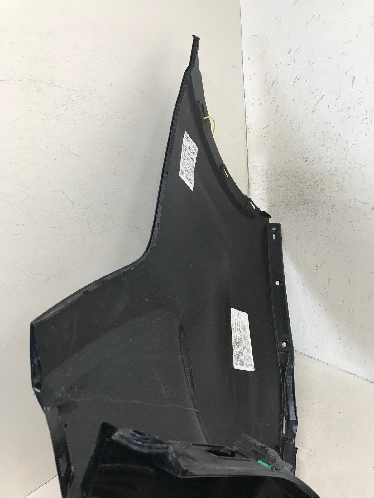 Rear Bumper Cover Black 20-21 Toyota Highlander L/LE/XLE/Hyb w/Sensor Holes OEM