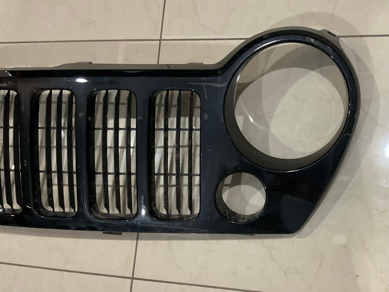 Grille Grill Black 2005-2007 Jeep Liberty 5JJ85TRMA OEM
