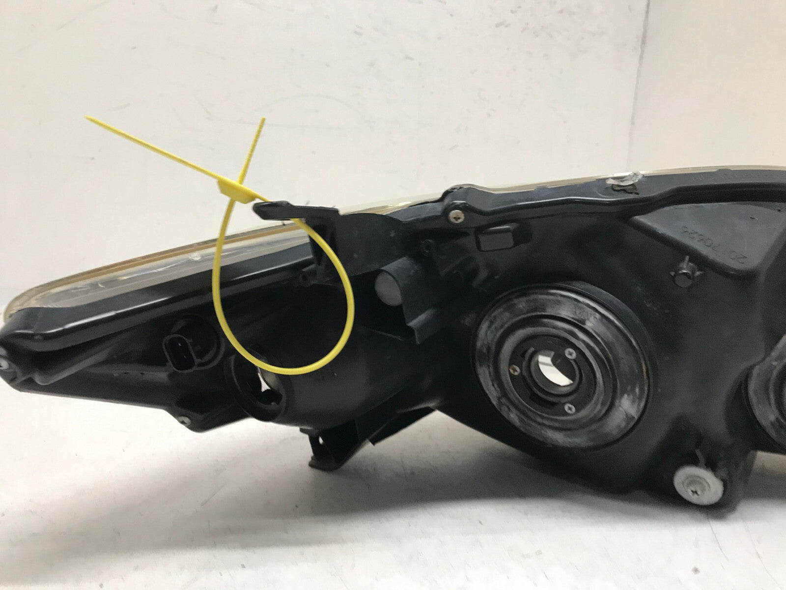 Headlight Damaged Left LH Driver 2011-2013 Toyota Corolla CAPA