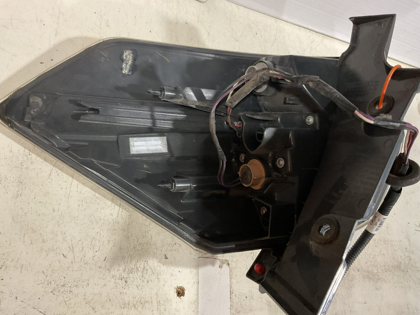 Tail light Damaged Left Driver LH 2019-2020 Hyundai Elantra 92403-F3500 OEM