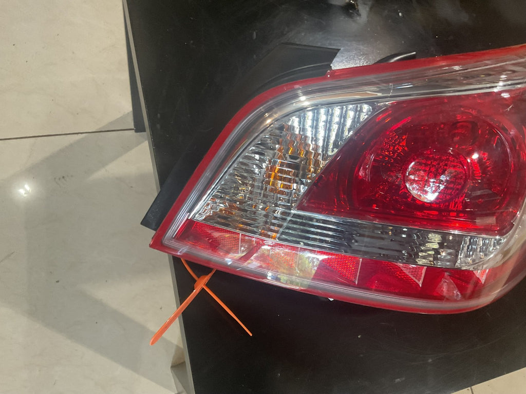 Tail Light Right Passenger RH Nissan Altima 13-14 949+463+35 OEM