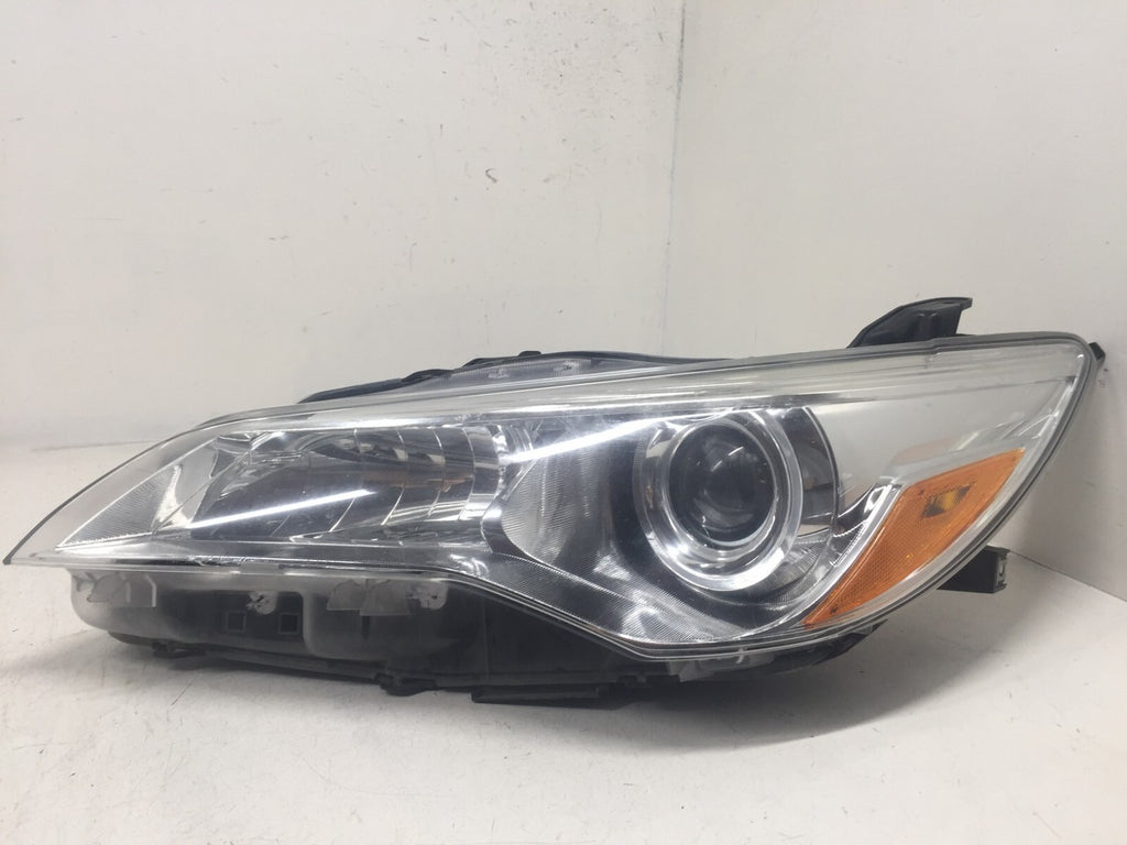 Head light Damaged Driver LH Left Toyota Camry 2015-2017 8111006860 OEM