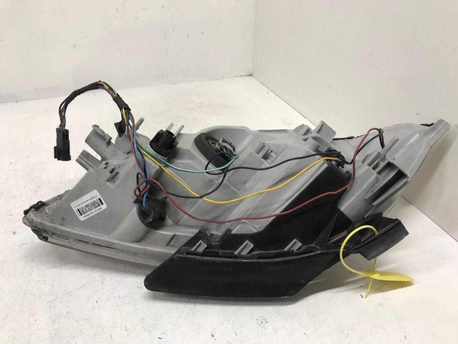 Headlight Damaged Right RH Passenger Chevy Malibu 2008-2012 16580006-B OEM